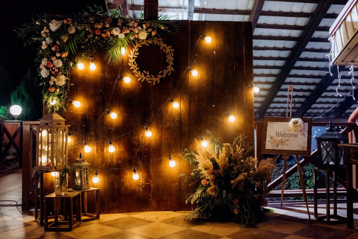 wedding-decor-with-natural-elements-SQCRSAV.jpg