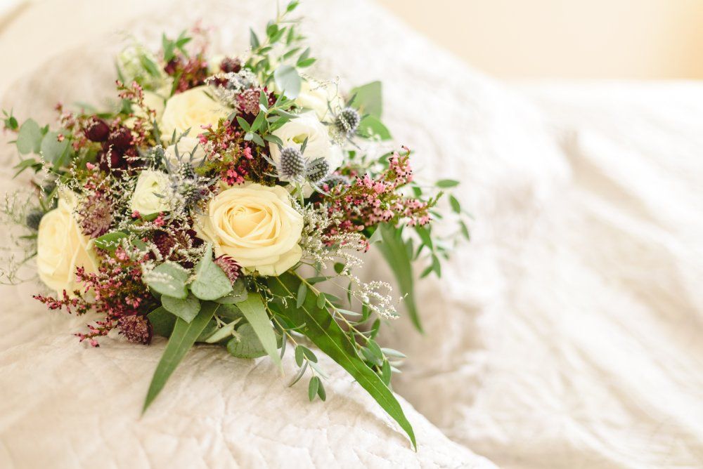 happy-bridal-bouquet-with-pink-and-white-tones-for-2022-05-06-02-21-12-ut_20220623-072922_1.JPG