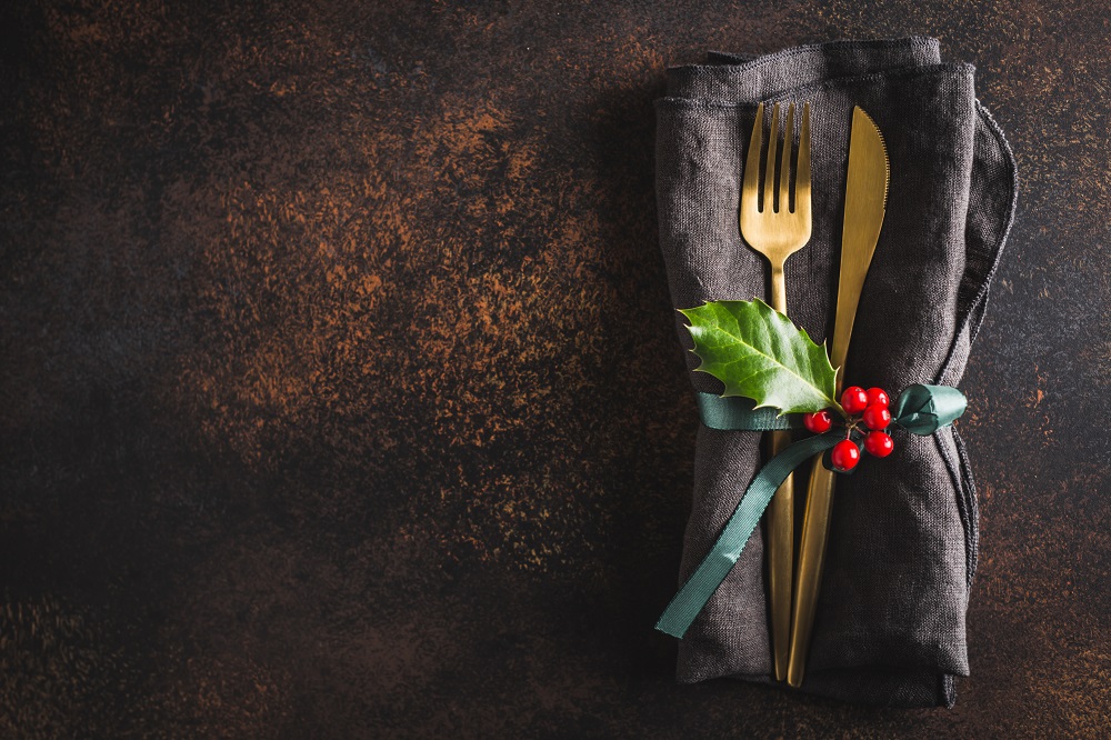 christmas-cutlery-with-napkin-2021-08-27-09-36-34-utc.jpg
